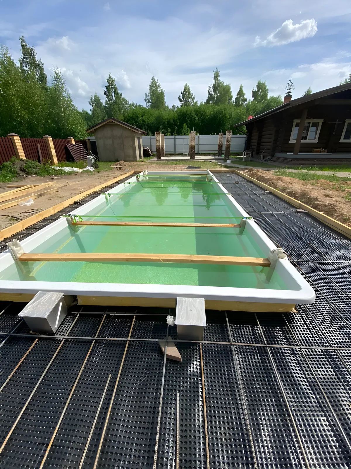 Laguna 9 — вечернее освещение в Калуге