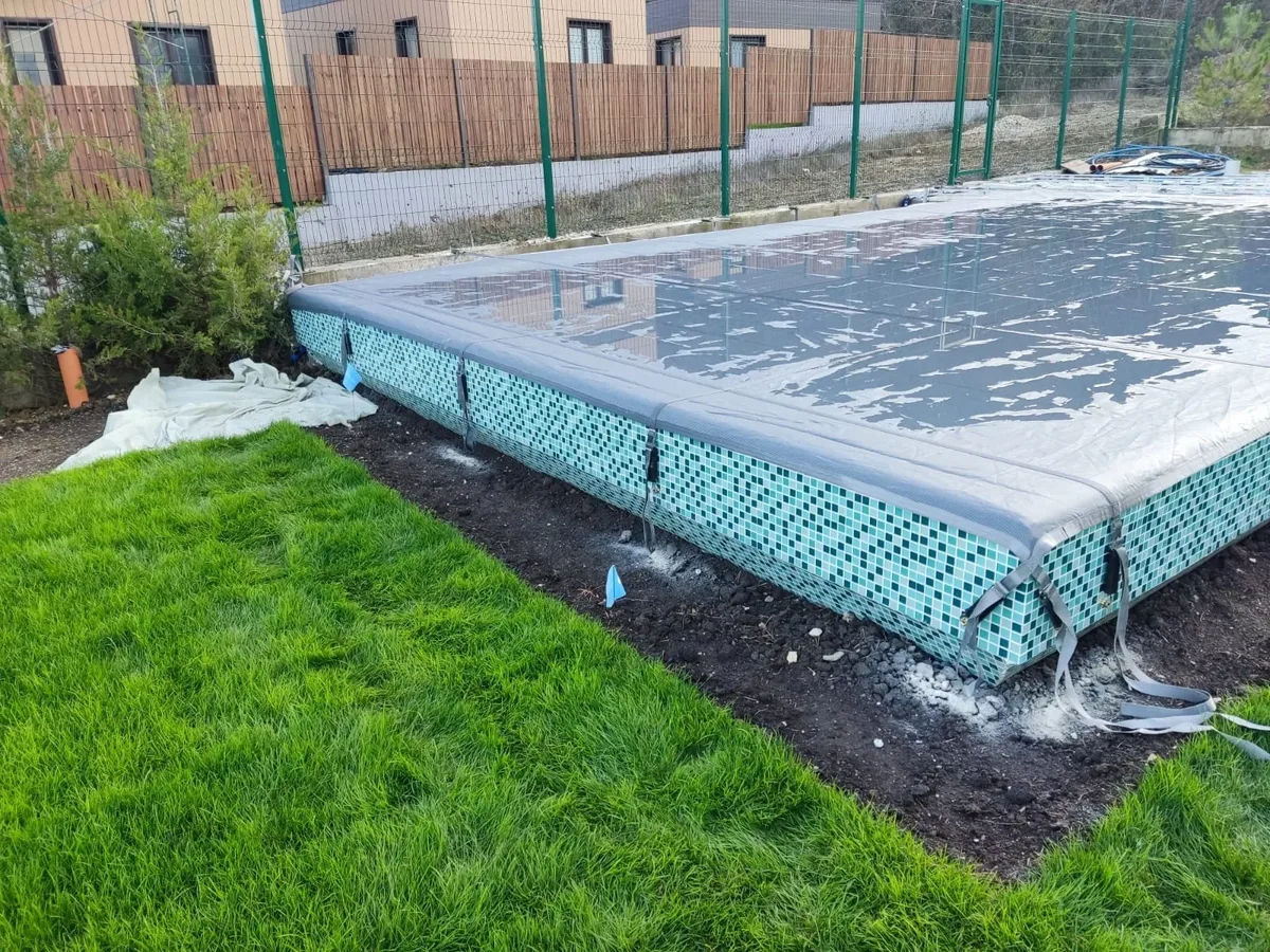 Батутное покрывало на бассейне в Калуге